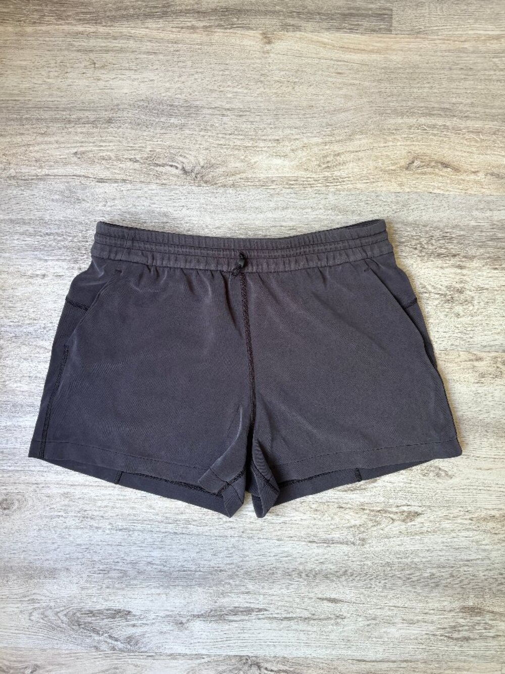 Lululemon Softstreme Shorts - Grey, size 10, Like New